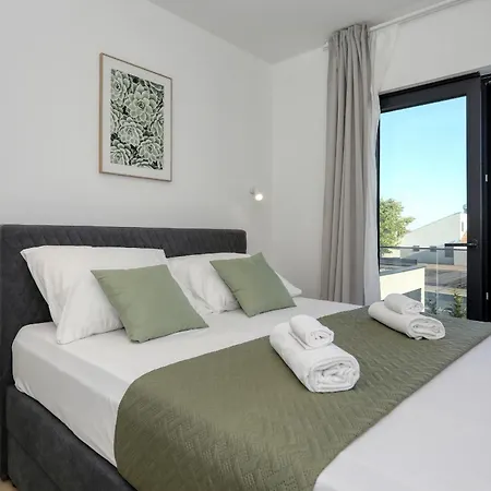 Cvit Mediterana With Heated Pool Villa