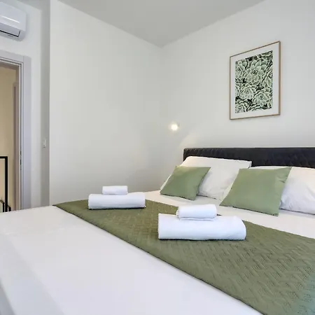 Cvit Mediterana With Heated Pool Villa *