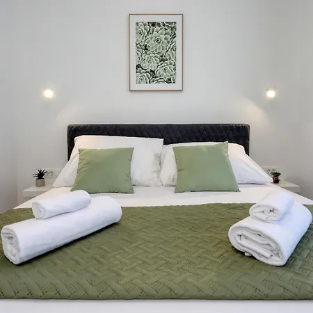 Cvit Mediterana With Heated Pool Villa *
