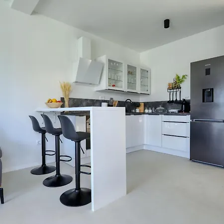 Cvit Mediterana With Heated Pool Villa Knezevic