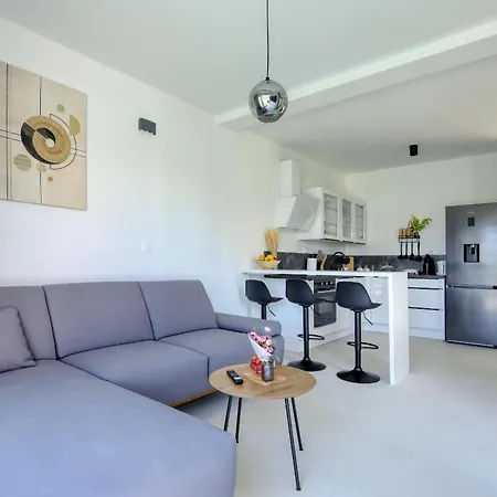 Villa Cvit Mediterana With Heated Pool