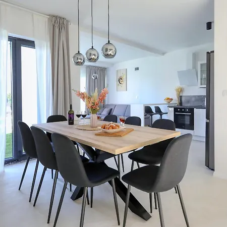 Cvit Mediterana With Heated Pool Knezevic