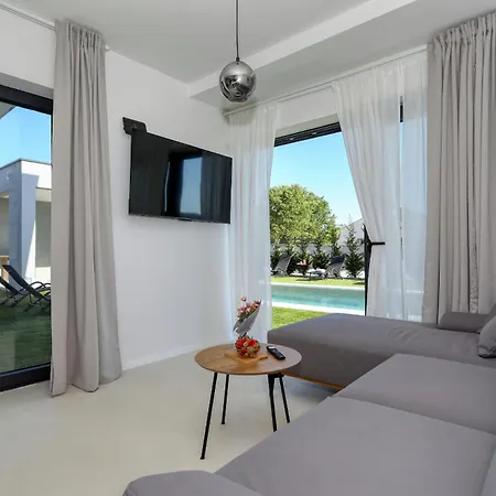 Cvit Mediterana With Heated Pool Villa