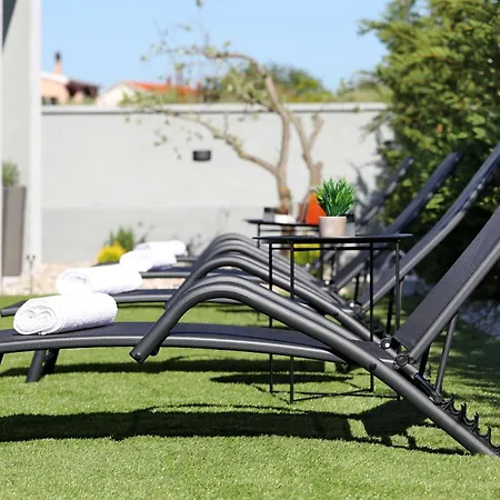Cvit Mediterana With Heated Pool Knezevic