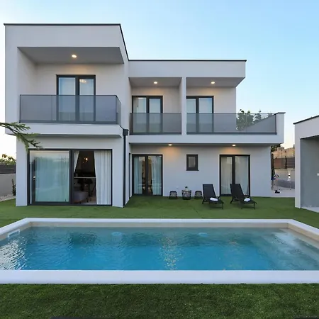 Villa Cvit Mediterana With Heated Pool Knezevic