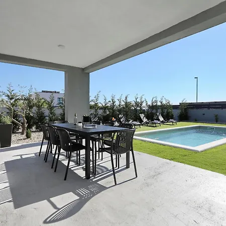 Cvit Mediterana With Heated Pool *