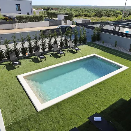 Cvit Mediterana With Heated Pool Villa