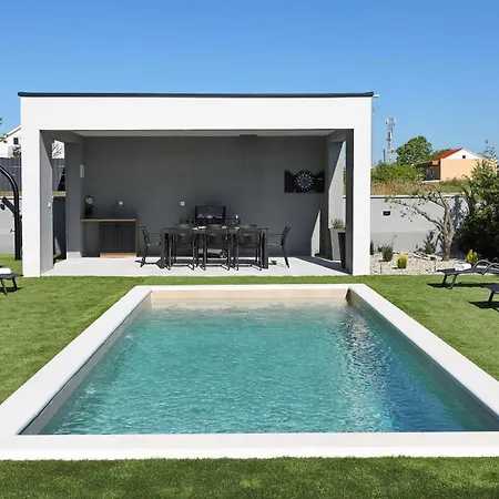 Villa Cvit Mediterana With Heated Pool Knezevic