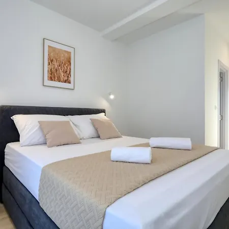 Villa Cvit Mediterana With Heated Pool *