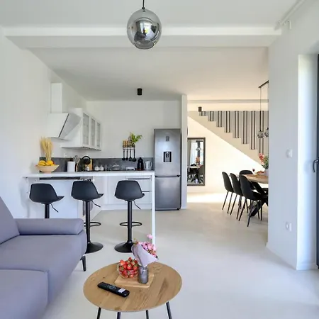 Cvit Mediterana With Heated Pool Villa *