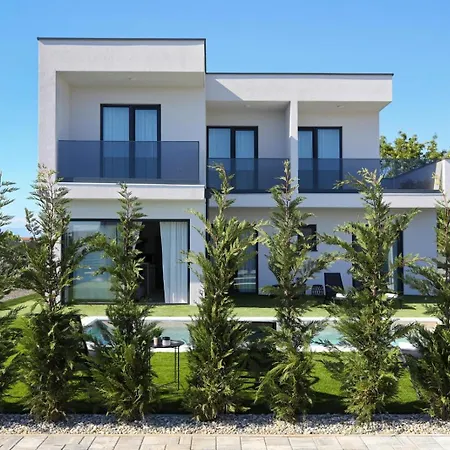 Cvit Mediterana With Heated Pool * Knezevic