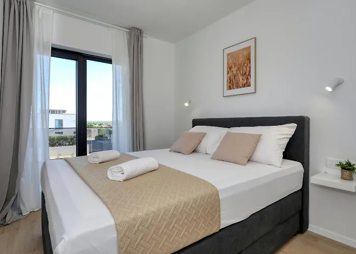 Cvit Mediterana With Heated Pool