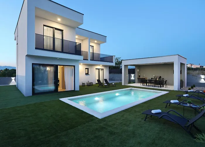 Cvit Mediterana With Heated Pool Villa