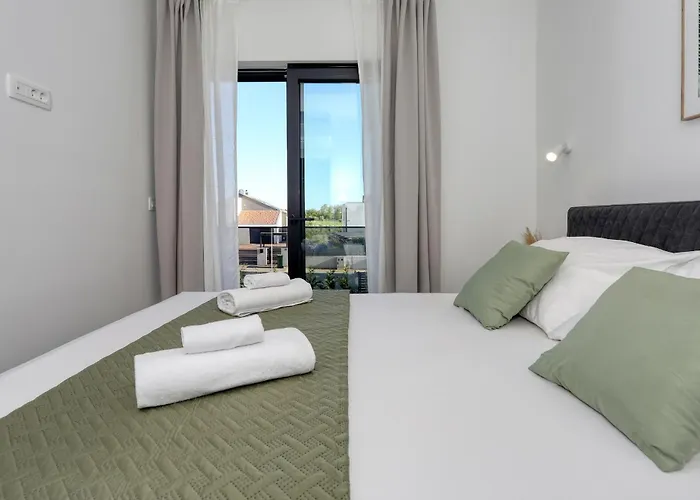 Cvit Mediterana With Heated Pool * Knezevic