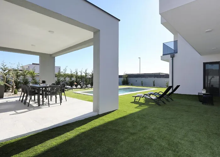 Villa Cvit Mediterana With Heated Pool Knezevic