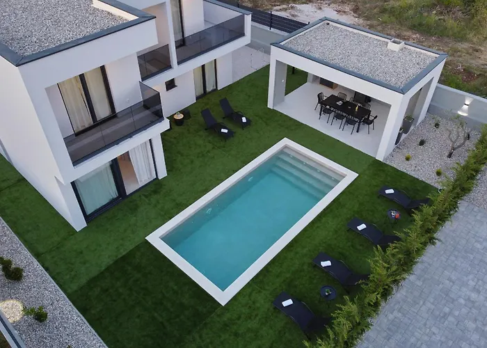 Cvit Mediterana With Heated Pool * Knezevic