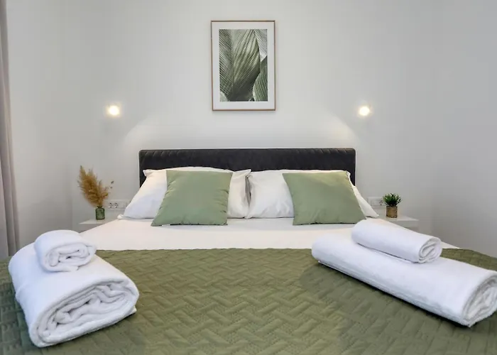 Cvit Mediterana With Heated Pool Villa *