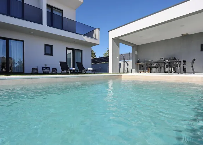 Villa Cvit Mediterana With Heated Pool *