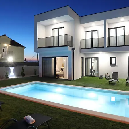 Cvit Mediterana With Heated Pool Knezevic