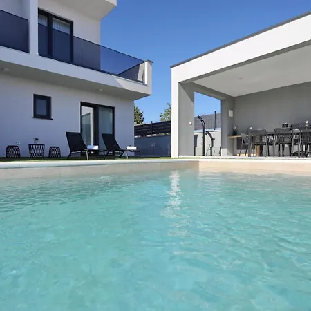 Vila Cvit Mediterana With Heated Pool *